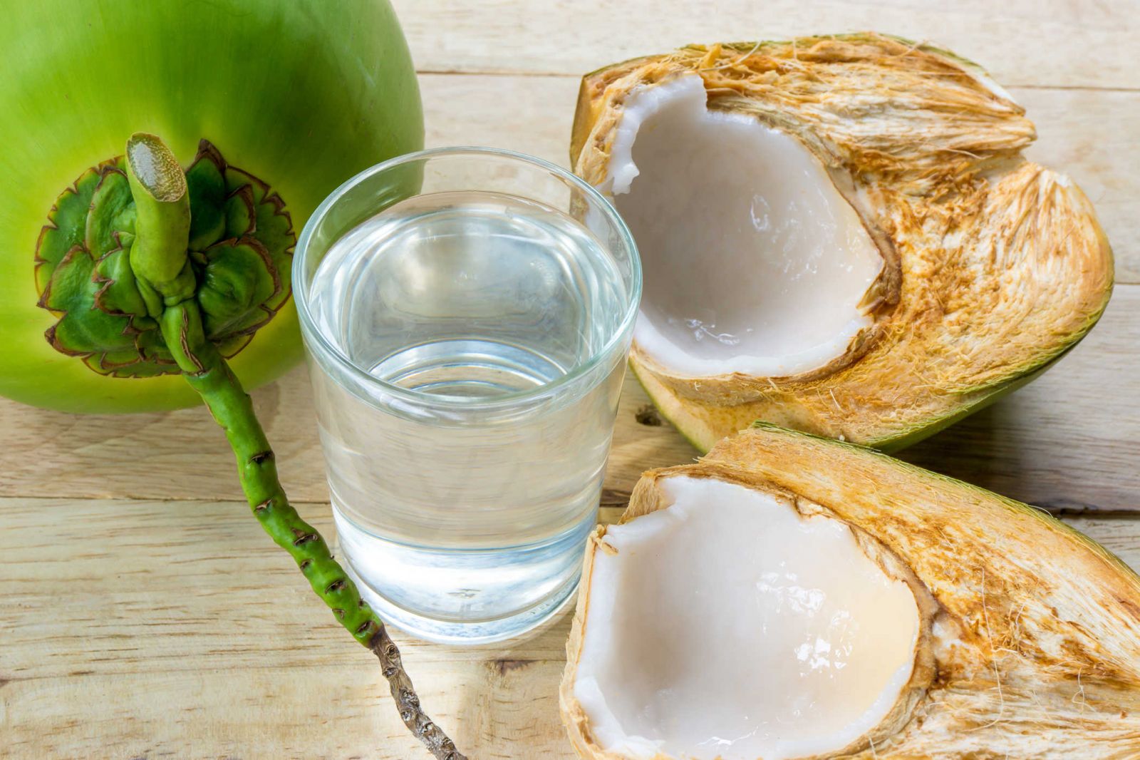 Uống nước dừa đặc biệt rất tốt cho hệ tiêu hóa 